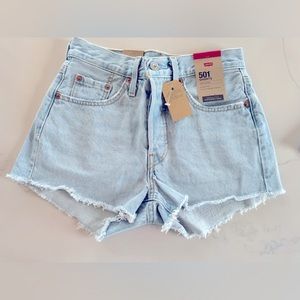 Short Levi’s 501